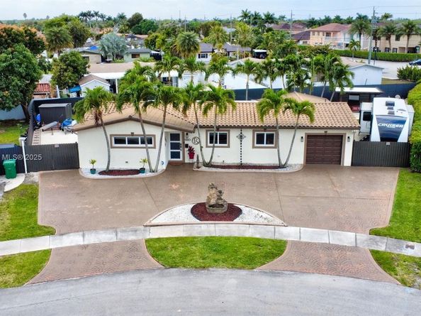 8540 NW 182nd St, Hialeah FL 33015