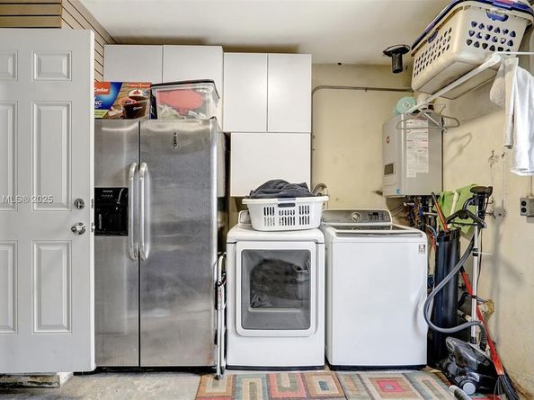 8540 NW 182nd St, Hialeah FL 33015