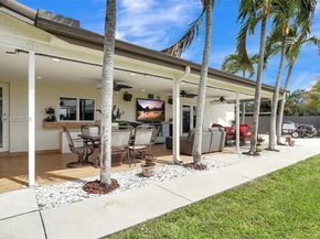 8540 NW 182nd St, Hialeah FL 33015