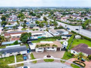 8540 NW 182nd St, Hialeah FL 33015