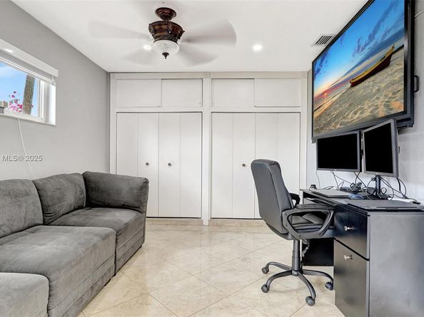 8540 NW 182nd St, Hialeah FL 33015