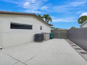 8540 NW 182nd St, Hialeah FL 33015