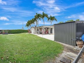 8540 NW 182nd St, Hialeah FL 33015