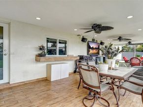8540 NW 182nd St, Hialeah FL 33015