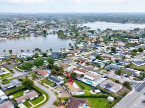8540 NW 182nd St, Hialeah FL 33015