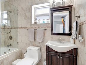 8540 NW 182nd St, Hialeah FL 33015