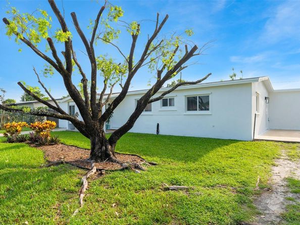 13711 Madison St, Miami FL 33176