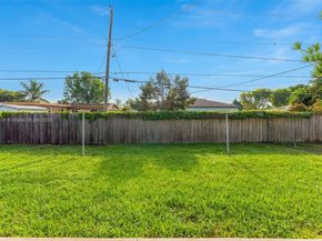 13711 Madison St, Miami FL 33176