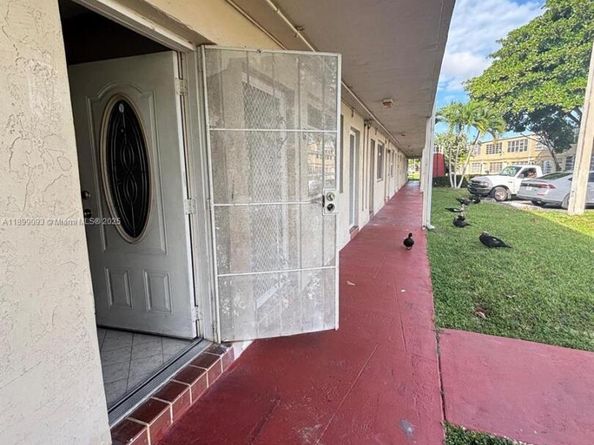 20320 NE 2nd Ave 7, Miami Gardens FL 33179
