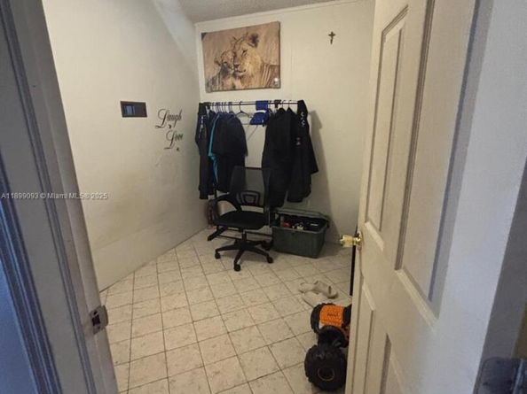 20320 NE 2nd Ave 7, Miami Gardens FL 33179
