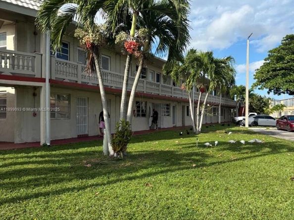 20320 NE 2nd Ave 7, Miami Gardens FL 33179
