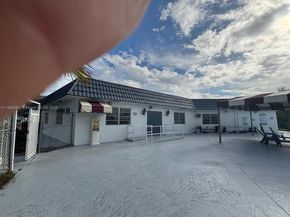 20320 NE 2nd Ave 7, Miami Gardens FL 33179