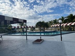 20320 NE 2nd Ave 7, Miami Gardens FL 33179