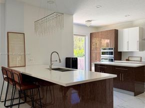 3846 W Gardenia Ave, Weston FL 33332