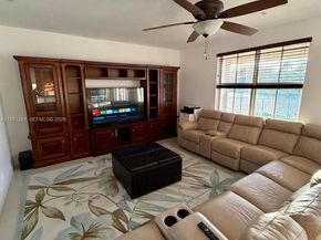 663 Live Oak Ln, Weston FL 33327