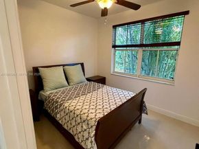 663 Live Oak Ln, Weston FL 33327