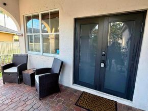 663 Live Oak Ln, Weston FL 33327