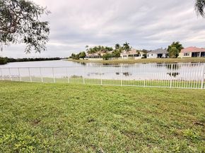 663 Live Oak Ln, Weston FL 33327
