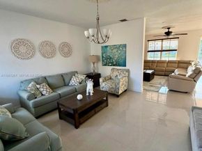 663 Live Oak Ln, Weston FL 33327