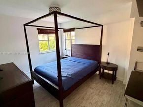 663 Live Oak Ln, Weston FL 33327