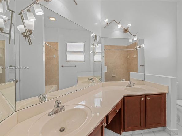 642 SE 37th Pl, Homestead FL 33033