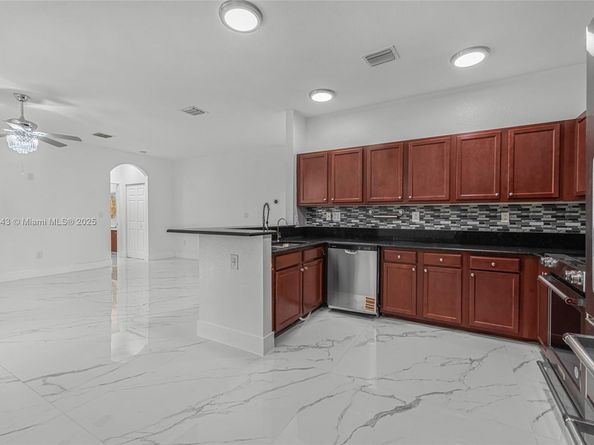 642 SE 37th Pl, Homestead FL 33033