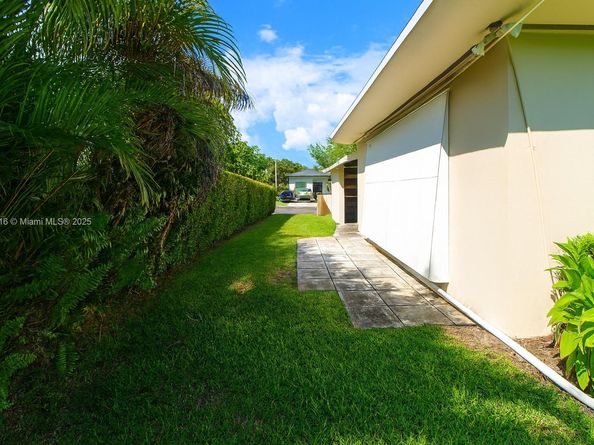 6760 SW 48th St, Miami FL 33155