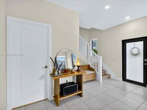 4426 NW 83rd Pkwy ., Doral FL 33166