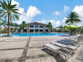 4426 NW 83rd Pkwy ., Doral FL 33166