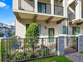 4426 NW 83rd Pkwy ., Doral FL 33166