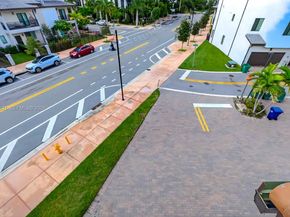 4426 NW 83rd Pkwy ., Doral FL 33166