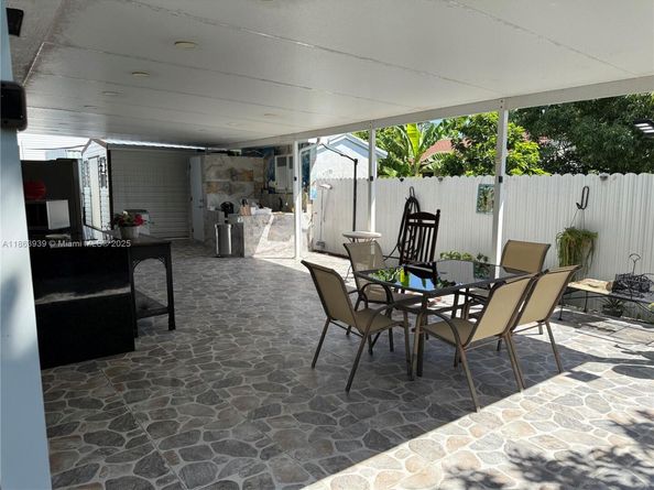 6553 SW 148th Ct, Miami FL 33193