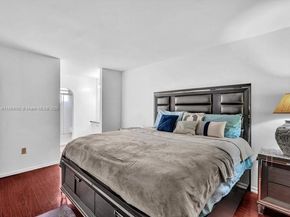 9900 SW 12 st, Pembroke Pines FL 33025