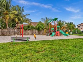 9900 SW 12 st, Pembroke Pines FL 33025
