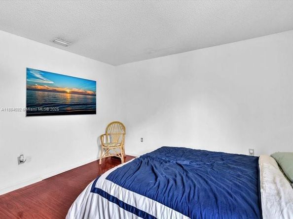 9900 SW 12 st, Pembroke Pines FL 33025