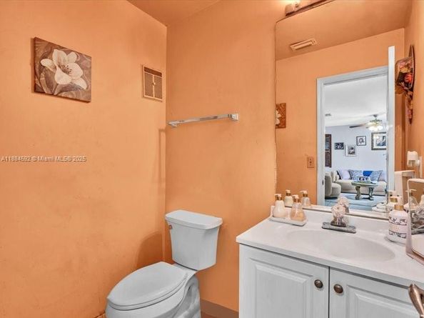 9900 SW 12 st, Pembroke Pines FL 33025