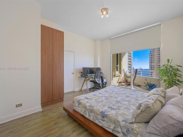 888 Brickell Key Dr 2909, Miami FL 33131