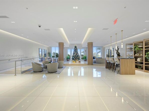 888 Brickell Key Dr 2909, Miami FL 33131