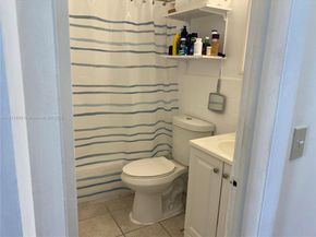 820 SW 11th Ave 15B, Hallandale Beach FL 33009