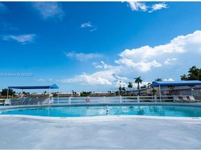 820 SW 11th Ave 15B, Hallandale Beach FL 33009
