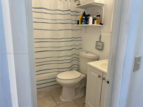 820 SW 11th Ave 15B, Hallandale Beach FL 33009