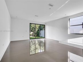 225 NW 40 Ct, Miami FL 33126