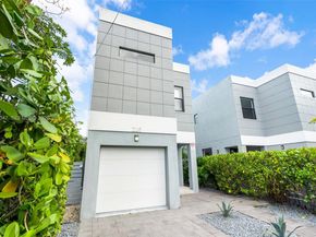 225 NW 40 Ct, Miami FL 33126