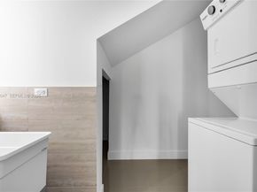 225 NW 40 Ct, Miami FL 33126