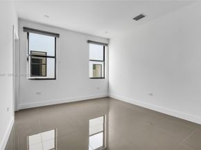 225 NW 40 Ct, Miami FL 33126