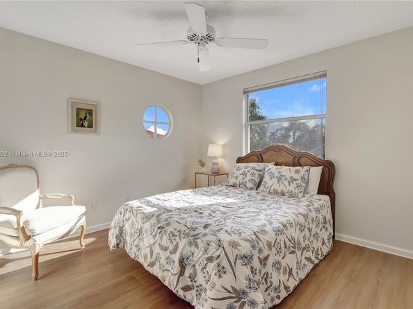17516 NW 7th St, Pembroke Pines FL 33029