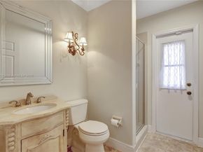 17516 NW 7th St, Pembroke Pines FL 33029