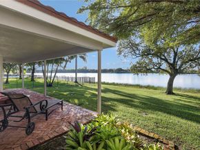 17516 NW 7th St, Pembroke Pines FL 33029
