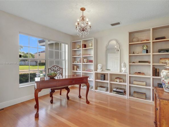 17516 NW 7th St, Pembroke Pines FL 33029