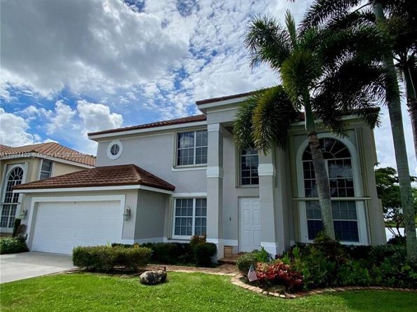 17516 NW 7th St, Pembroke Pines FL 33029